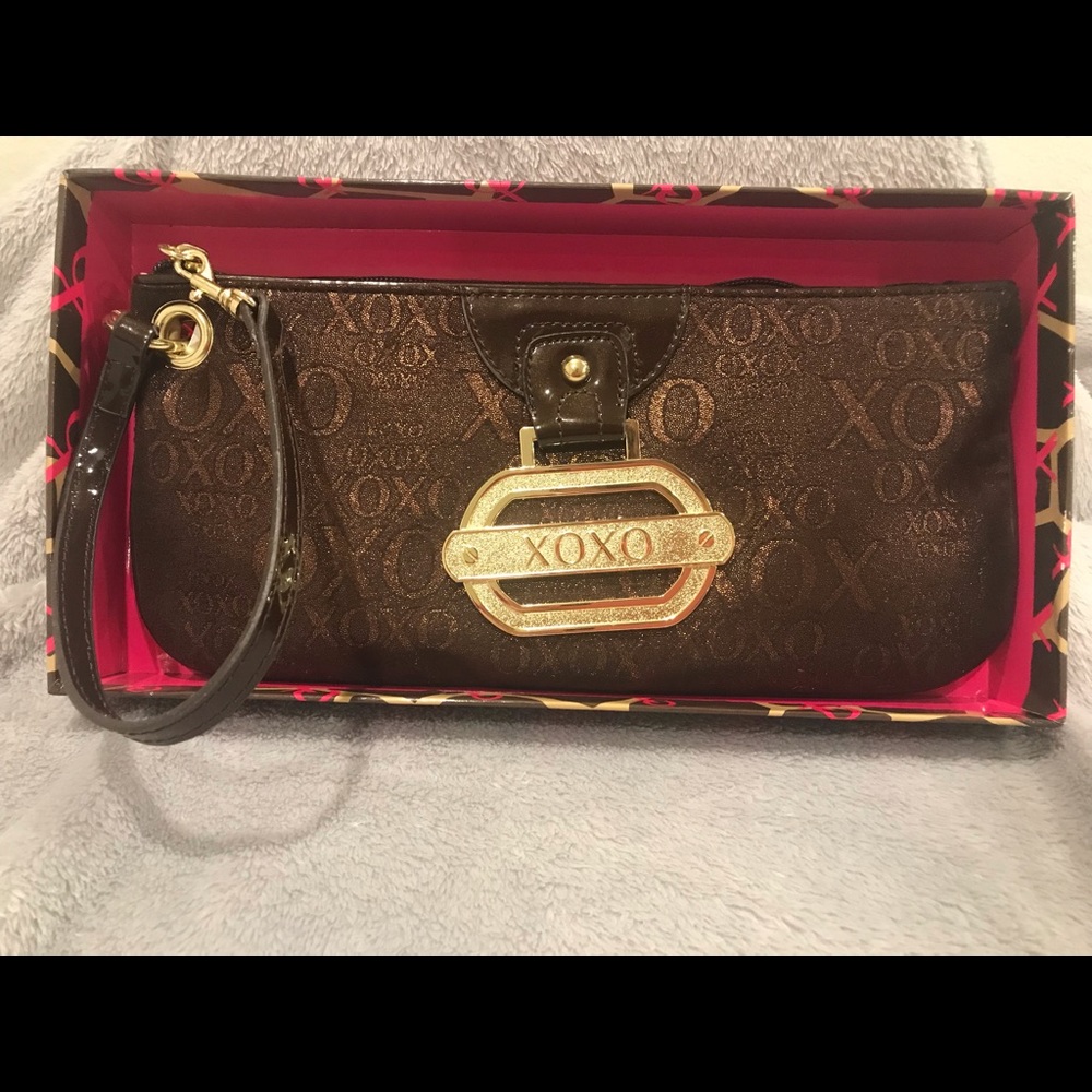 XOXO WRISTLET (purse)